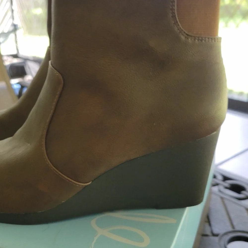 Life Stride Brown Wedge Boots